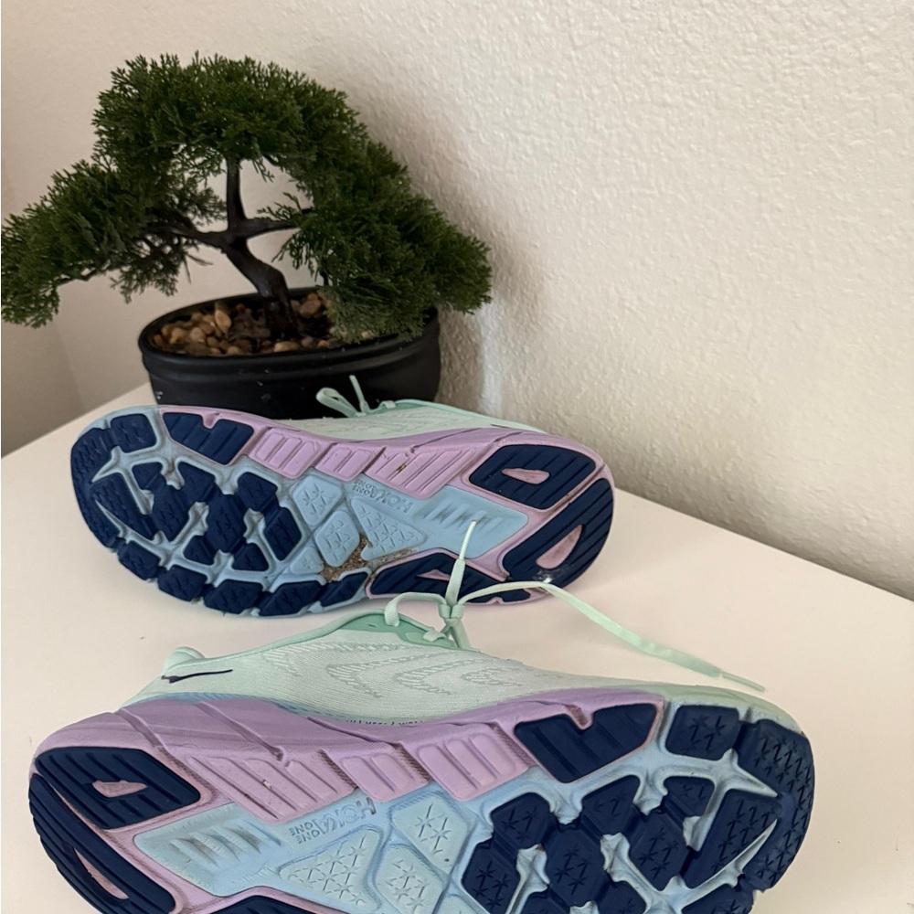 Hoka One One Arahi 6 Women's Shoes - Mint and Lavender - Picture 5 of 9